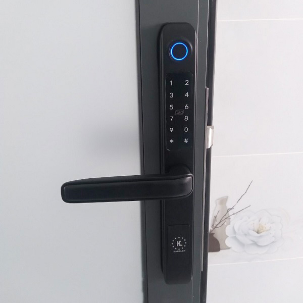 Kassler KL 599 RB kiểu dáng truyền thống