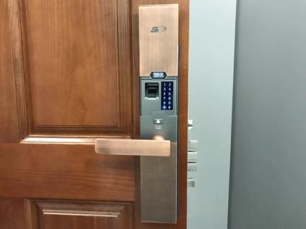 Khoá cửa vân tay 5ASYSTEMS 5A SK06 ĐỒNG - Được Phân Phối Tại An Ninh 365