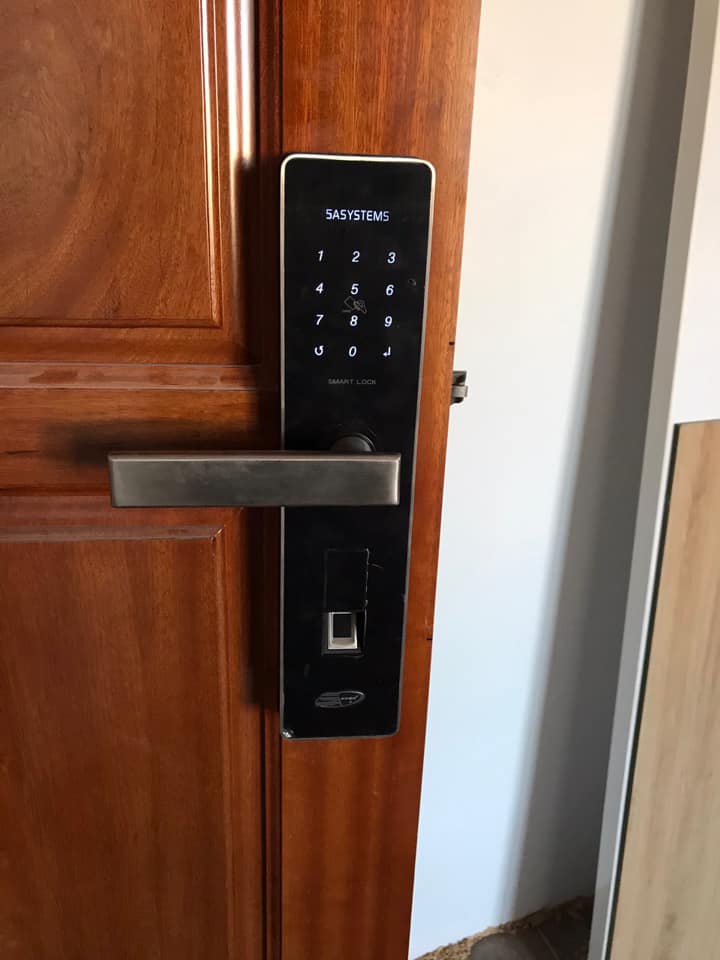  Khoá cửa vân tay 5ASYSTEMS 5A TS7000 - Được Phân Phối Tại An Ninh 365