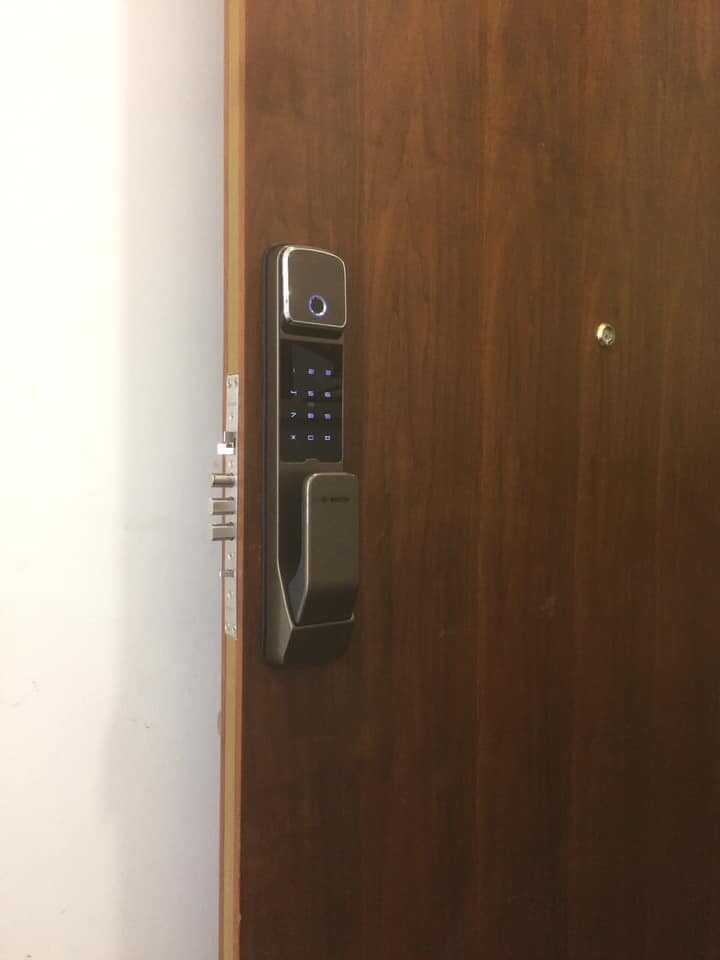 Phân phối lắp đặt khóa cửa điện tử Bosch FU550 tại Hà Nội