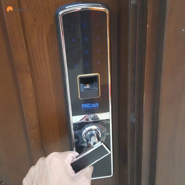 Khóa cửa vân tay PHGLock FP8110 giá rẻ