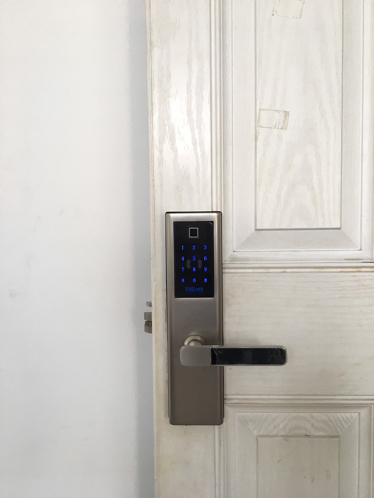 lắp đặt Khóa cửa điện tử PHGLock FP8161 uy tín chất lượng