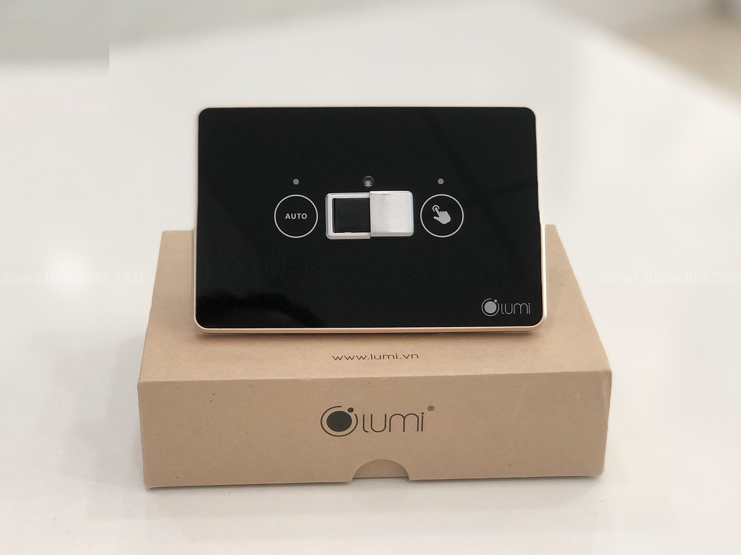 Đại lý phân phối CÔNG TẮC CẦU THANG LUMI ZIGBEE LM-MS