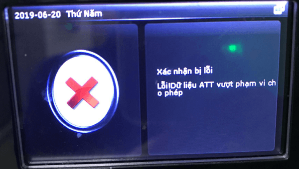 Máy chấm công bị lỗi dữ liệu đầy