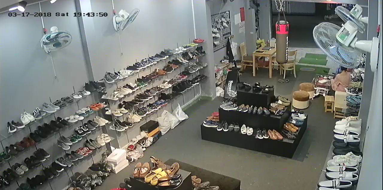 lắp đặt camera cho cửa hàng giầy dép