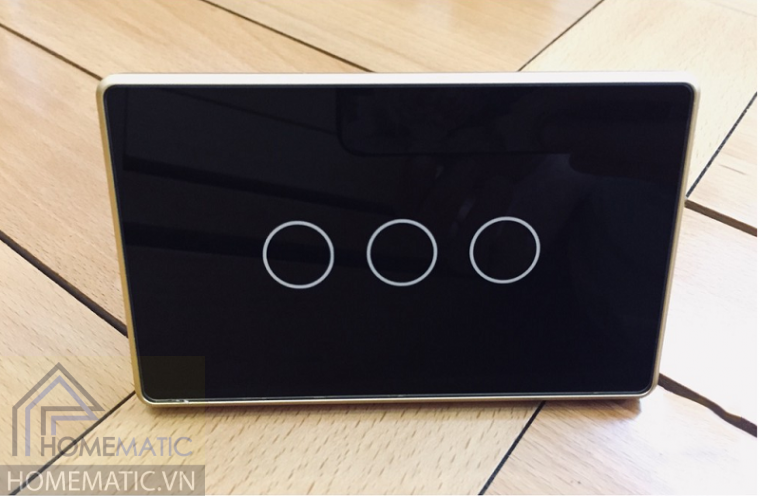 Bán Công tắc Wifi mặt kính viền kim loại Tuya HM61 giá rẻ