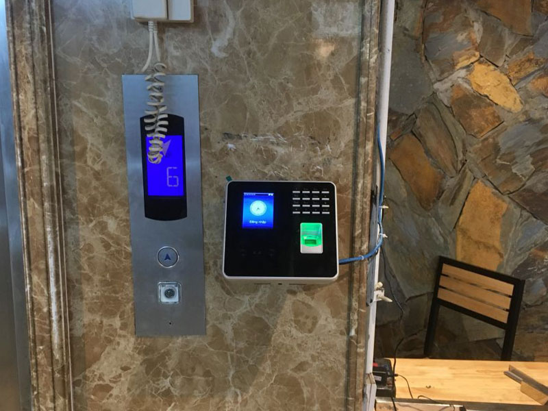 may-cham-cong-wise-eys-1