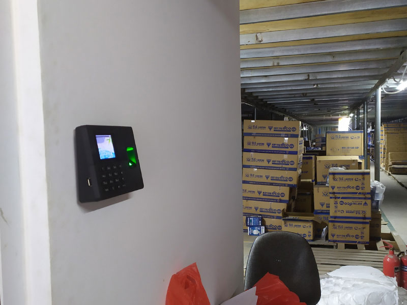 may-cham-cong-wise-eys-2