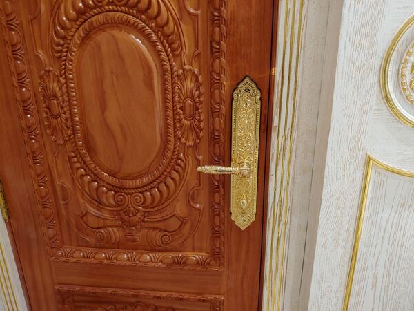 Độ bền cao được chế tác từ đồng mạ vàng 24k 