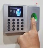 Những ưu nhược điểm của máy chấm công vân tay Máy chấm công vân tay
