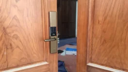 Khóa cửa điện tử Bosch ID80 GOLD APP có thiết kế sang trọng