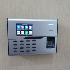 Máy chấm công và kiểm soát truy cập ZKTeco UA860 có bộ lưu trữ lớn