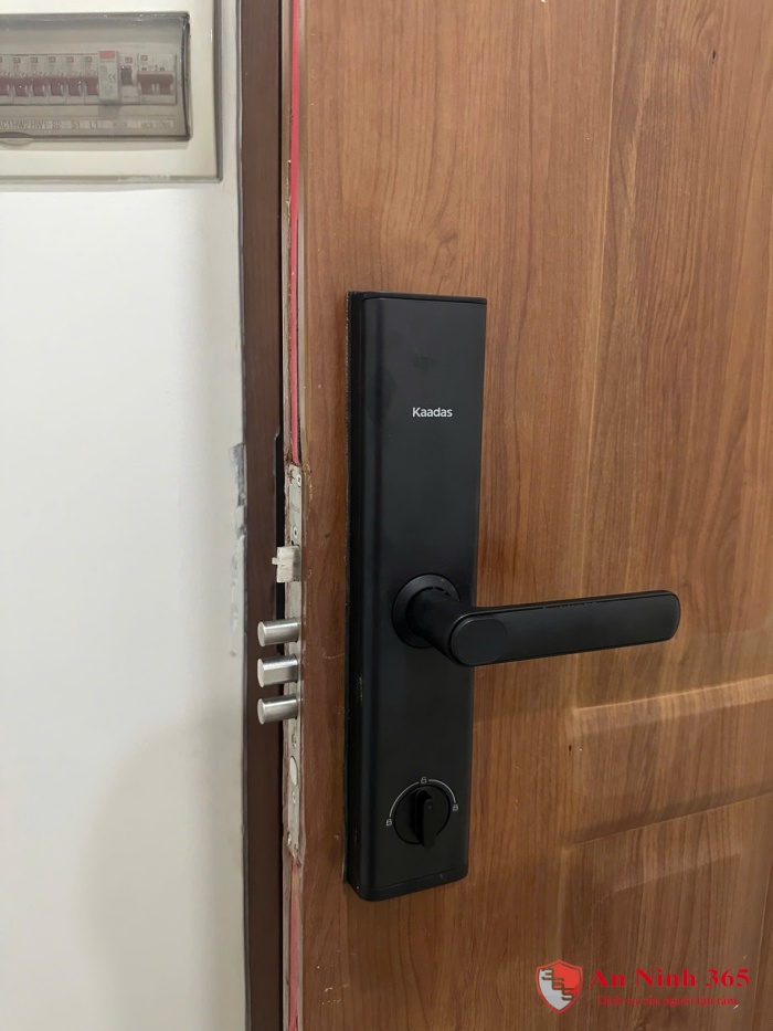 Khóa cửa điện tử tay gạt Kaadas M7-W Mobile App Wifi, Chuông Cửa Tích Hợp 14 Khóa cửa điện tử tay gạt Kaadas M7-W Mobile App Wifi, Chuông Cửa Tích Hợp 14