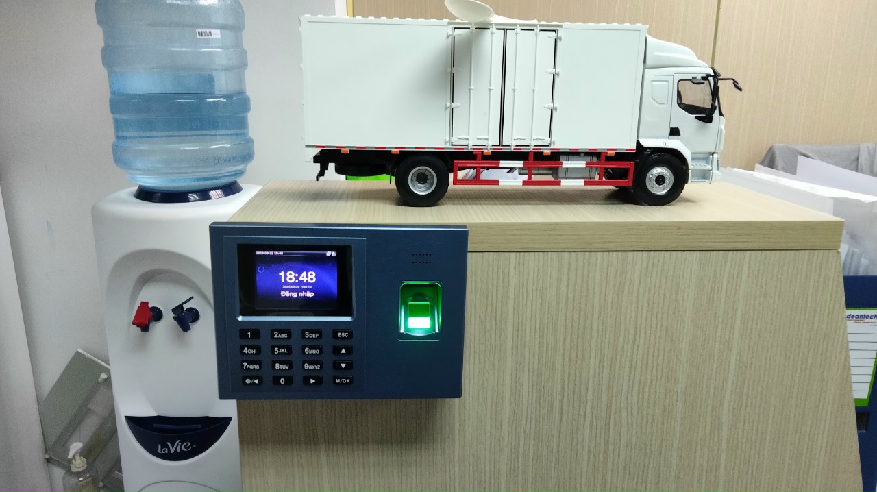 Máy chấm công vân tay Ronald Jack 9300Pro 2 Máy chấm công vân tay Ronald Jack 9300Pro 2