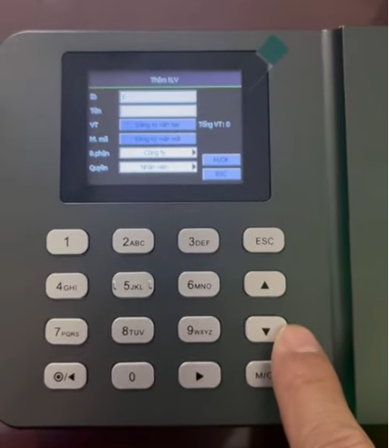 Màn hình tạo user trên máy chấm công ZKteco